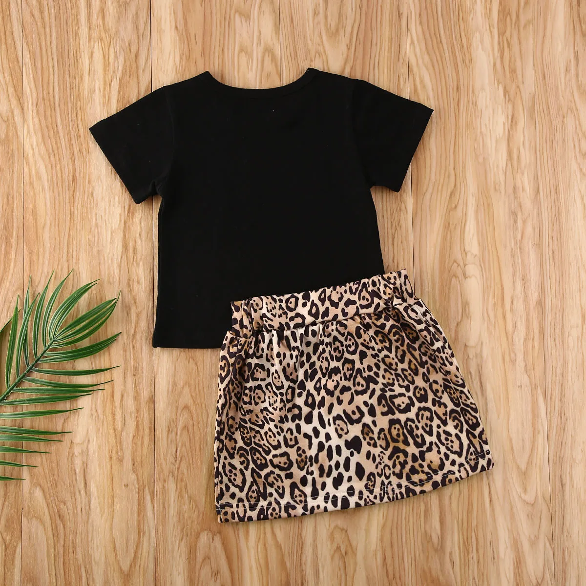 2Pcs Toddler Baby Kids Girl Clothes Letter Print Short Sleeve Top+Leopard Print Skirt Set Mini Skirt Dress Outfits
2Pcs Toddler Baby Kids Girl Clothes Letter Print Short Sleeve Top+Leopard Print Skirt Set Mini Skirt Dress Outfits