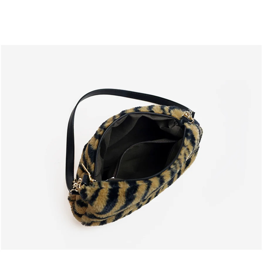 Retro Plush Women Bags Trendy Winter Leopard Print Armpit Bag Zipper Messenger Handbag Chain Female Shoulder Bag Bolsa De Hombro
Retro Plush Women Bags Trendy Winter Leopard Print Armpit Bag Zipper Messenger Handbag Chain Female Shoulder Bag Bolsa De Hombro