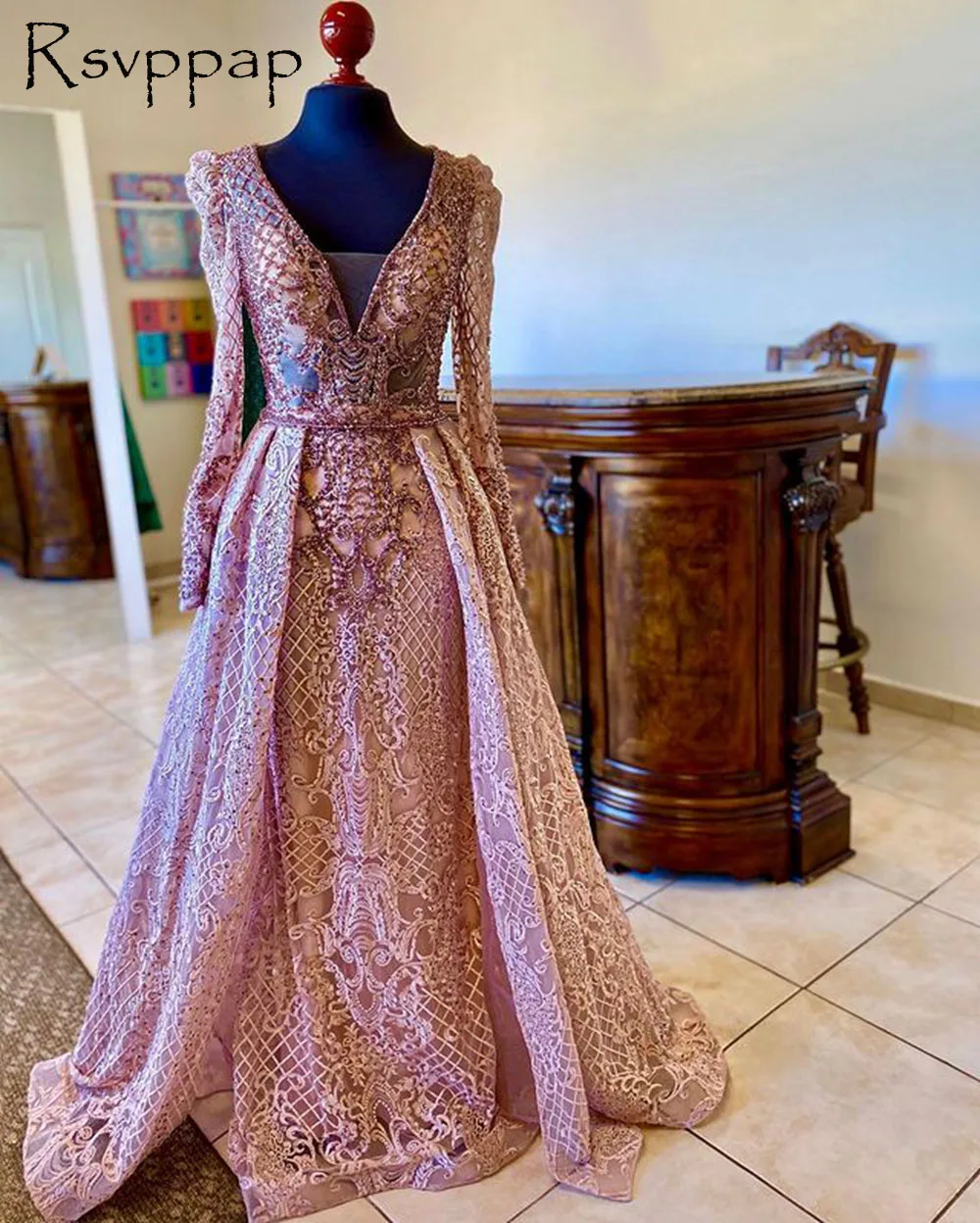 Long Prom Dresses 2022 Sexy V-neck Long Sleeve Luxury Beaded Pink African Vintage Lace Dubai Women Prom Party Gowns
Long Prom Dresses 2022 Sexy V-neck Long Sleeve Luxury Beaded Pink African Vintage Lace Dubai Women Prom Party Gowns