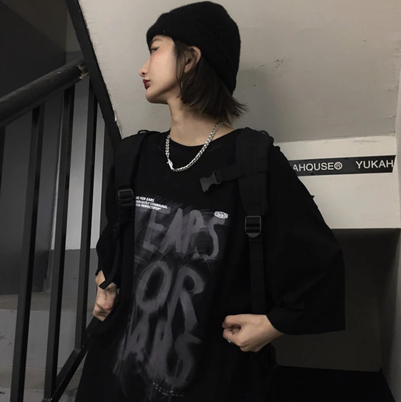 2021 new summer women's t-shirt Korean version of ins Harajuku top Letter graffiti print loose short sleeve T-shirt
2021 new summer women's t-shirt Korean version of ins Harajuku top Letter graffiti print loose short sleeve T-shirt