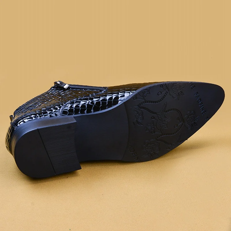 Men's Shoes
Men's Shoes