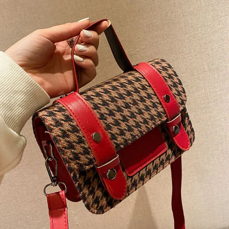 Simple Popular Small Square Novelty Crossbody Lipstick Bags Women's Shoulder Sloping Handbags Fashion Air Tote Hundred Satchels
Simple Popular Small Square Novelty Crossbody Lipstick Bags Women's Shoulder Sloping Handbags Fashion Air Tote Hundred Satchels