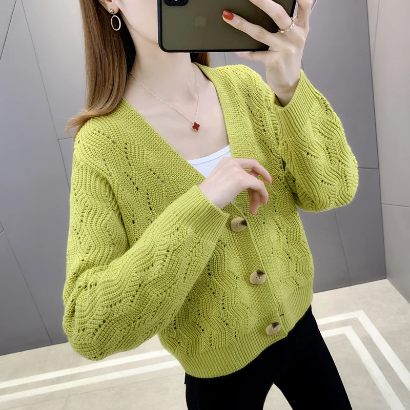 Room 200823 row 13 no. 1 】 collaosed v-neck pure color hollow out long sleeve button knitting cardigan 49
Room 200823 row 13 no. 1 】 collaosed v-neck pure color hollow out long sleeve button knitting cardigan 49