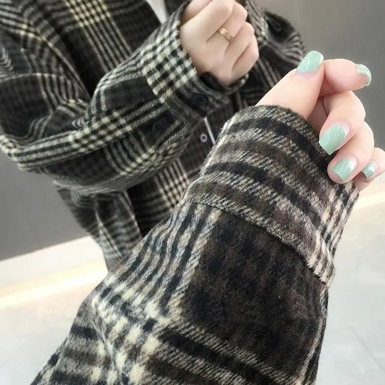 2021 Autumn Women Plaid Shirt Female Casual Turn-down Collar Long Sleeve Blouse Female Korean Fashion Loose Outwear Tops Q442
2021 Autumn Women Plaid Shirt Female Casual Turn-down Collar Long Sleeve Blouse Female Korean Fashion Loose Outwear Tops Q442