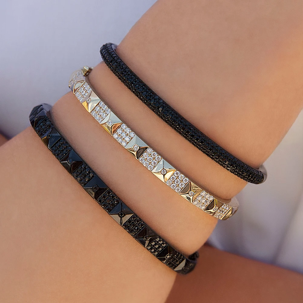 High Quality Zirconia Fashion Copy 1: 1 Copy, Neutral White Geometric Black Geometric Cuffs, Ladies Luxury Jewelry
High Quality Zirconia Fashion Copy 1: 1 Copy, Neutral White Geometric Black Geometric Cuffs, Ladies Luxury Jewelry