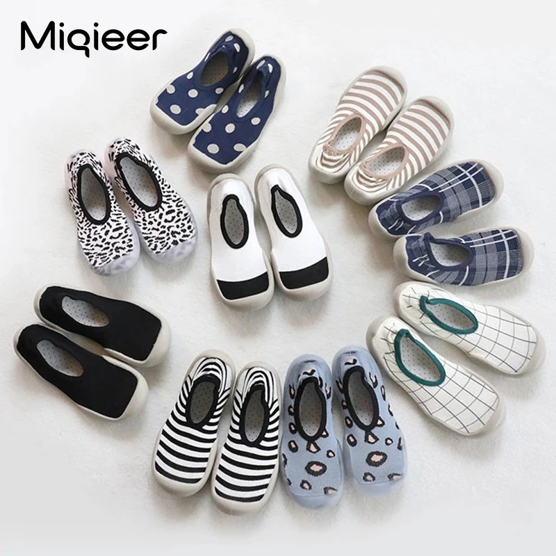 Parent-child Mommy Baby Indoor Shoes Fashion Children Socks Shoes Spring Autumn Elastic Fabric Non-slip Soft Knitted Slippers
Parent-child Mommy Baby Indoor Shoes Fashion Children Socks Shoes Spring Autumn Elastic Fabric Non-slip Soft Knitted Slippers
