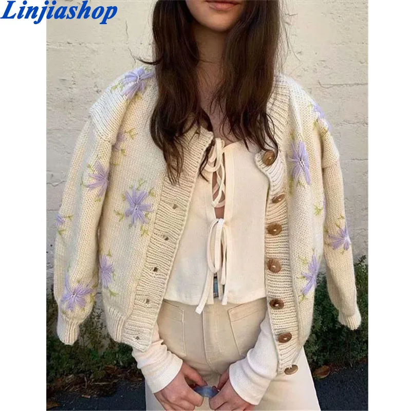Sweet flower embroidery knitted ladies cardigan sweaters long sleeve autumn winter jumpers women cute kawaii knitwear
Sweet flower embroidery knitted ladies cardigan sweaters long sleeve autumn winter jumpers women cute kawaii knitwear