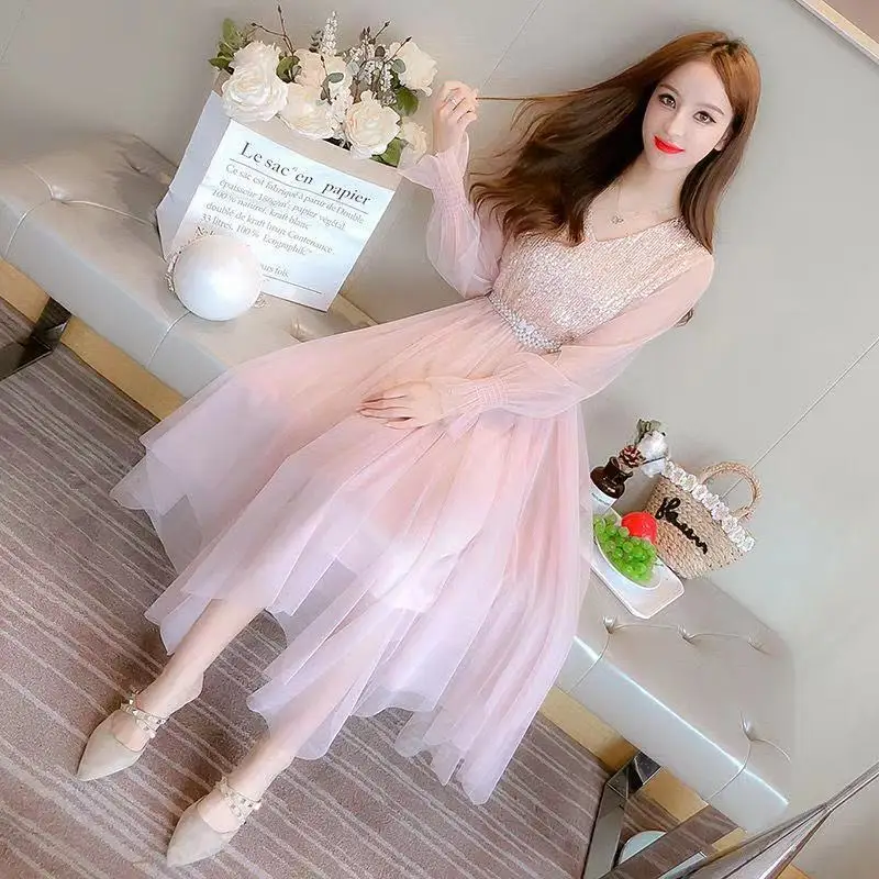 Spring fairy skirt new style, careful machine banquet dress, sequined mesh dress, mid-length female trend
Spring fairy skirt new style, careful machine banquet dress, sequined mesh dress, mid-length female trend