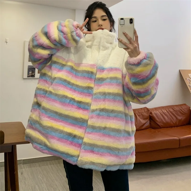 Уличная одежда Harajuku сохраняющее тепло винтажное Радужное Полосатое дизайнерское пальто с длинным рукавом на молнии плюшевое утепленное Св...
Уличная одежда Harajuku сохраняющее тепло винтажное Радужное Полосатое дизайнерское пальто с длинным рукавом на молнии плюшевое утепленное Св...