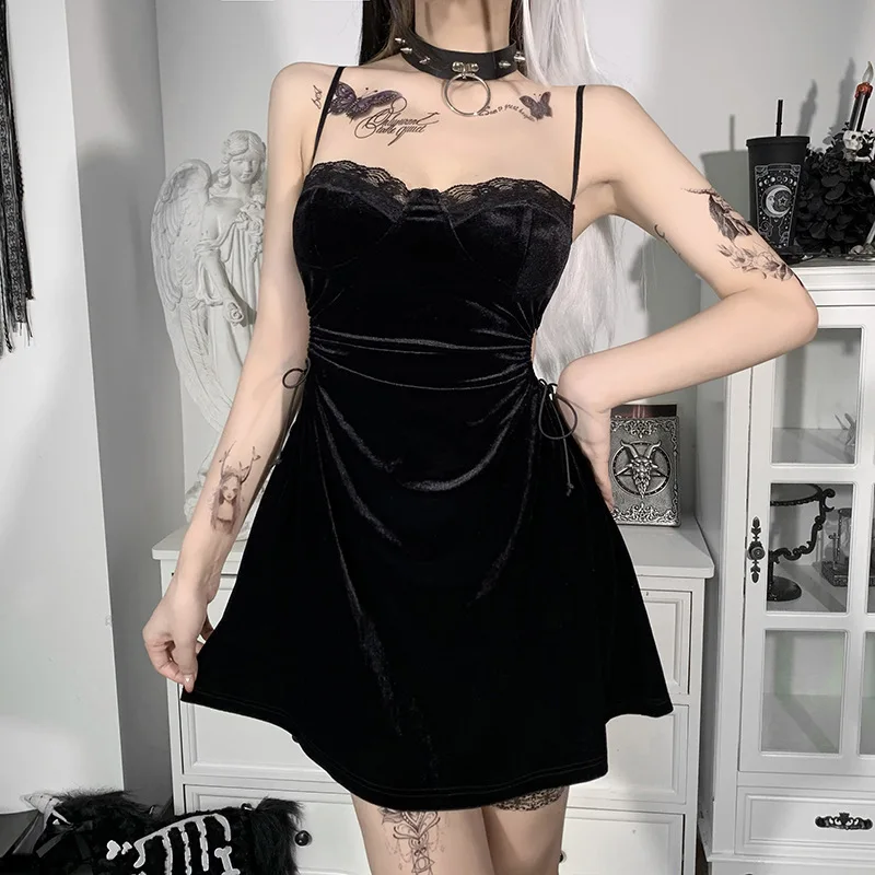 2021 European and American Fashion New Lace Hollow Dress Stitching Waist Sexy Halter Evening Dresses for Women Plus Size Clothin
2021 European and American Fashion New Lace Hollow Dress Stitching Waist Sexy Halter Evening Dresses for Women Plus Size Clothin
