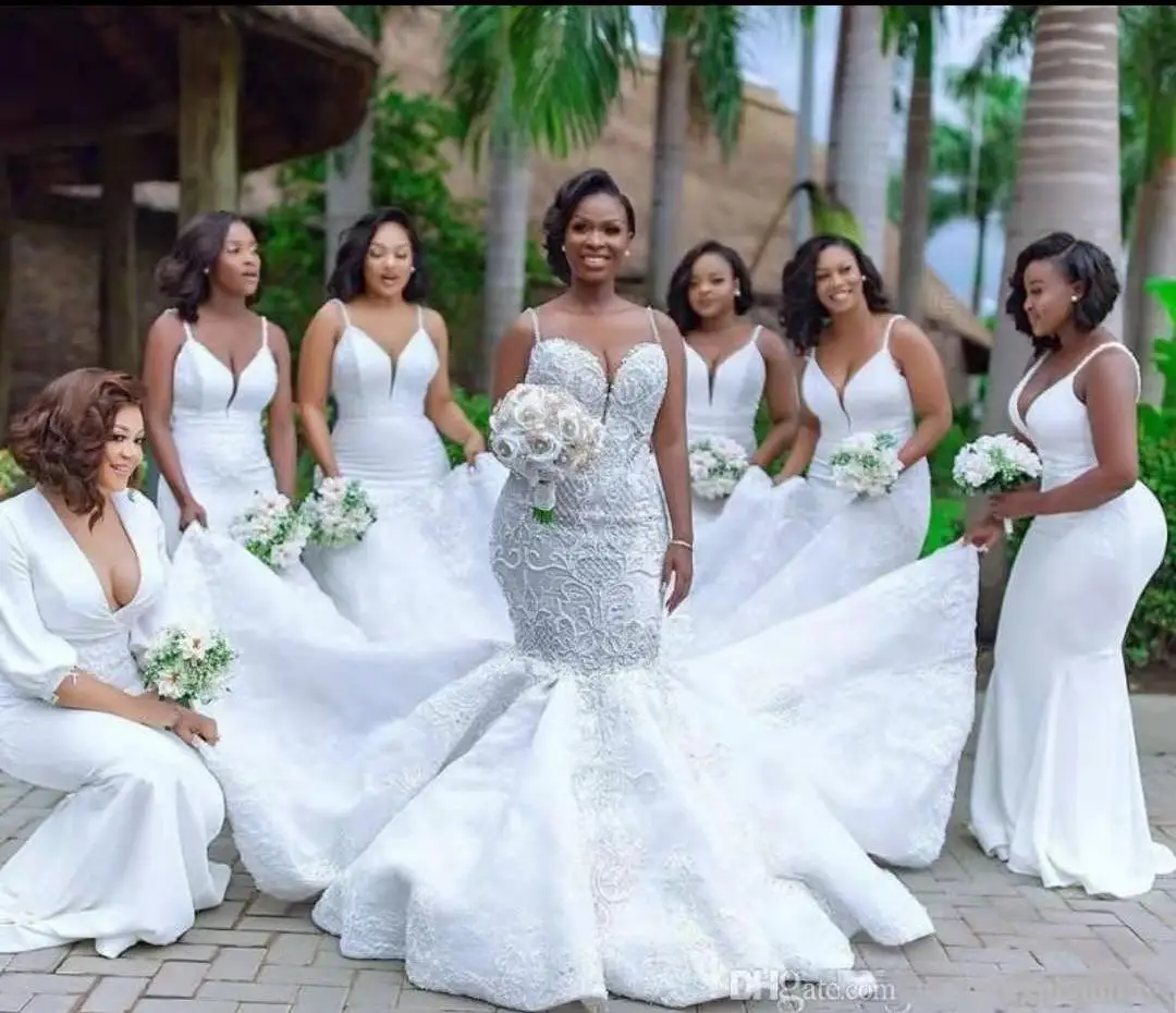 African White Lace Hollow Mermaid Wedding Dress Plus Size Floral Appliques Spaghetti Straps Sleeveless 2022 Fashion Bridal Gowns
African White Lace Hollow Mermaid Wedding Dress Plus Size Floral Appliques Spaghetti Straps Sleeveless 2022 Fashion Bridal Gowns