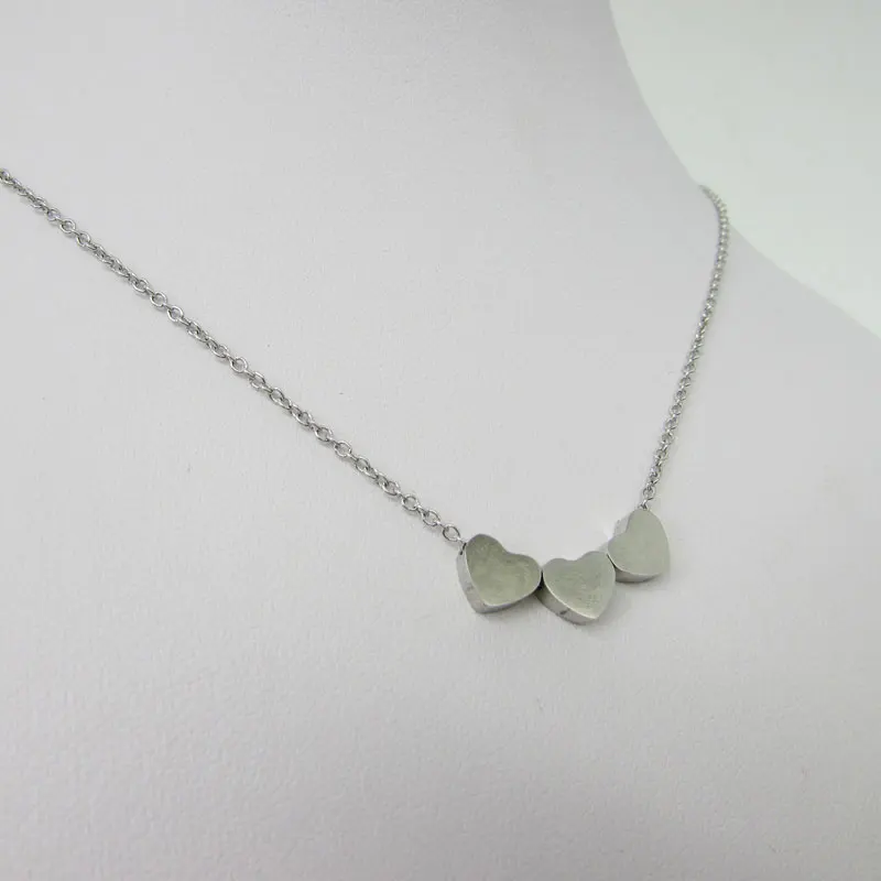 New Simple Fashion Stainless Steel Gold Plated Love Three Heart Pendant Necklaces With Chain Women Party Jewelry Gift
New Simple Fashion Stainless Steel Gold Plated Love Three Heart Pendant Necklaces With Chain Women Party Jewelry Gift
