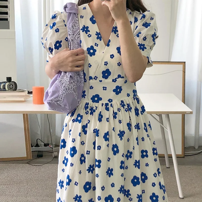 2021 Summer Dress Korean Chic Elegant V-neck Dress Women Pleated Waist Slim Daisy Bubble Sleeve Floral Dress
2021 Summer Dress Korean Chic Elegant V-neck Dress Women Pleated Waist Slim Daisy Bubble Sleeve Floral Dress