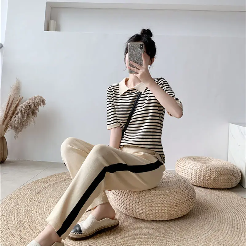 2021 spring and summer new women's sports pants casual ice silk knitting stripe short sleeve fashion T-shirt two piece suit
2021 spring and summer new women's sports pants casual ice silk knitting stripe short sleeve fashion T-shirt two piece suit