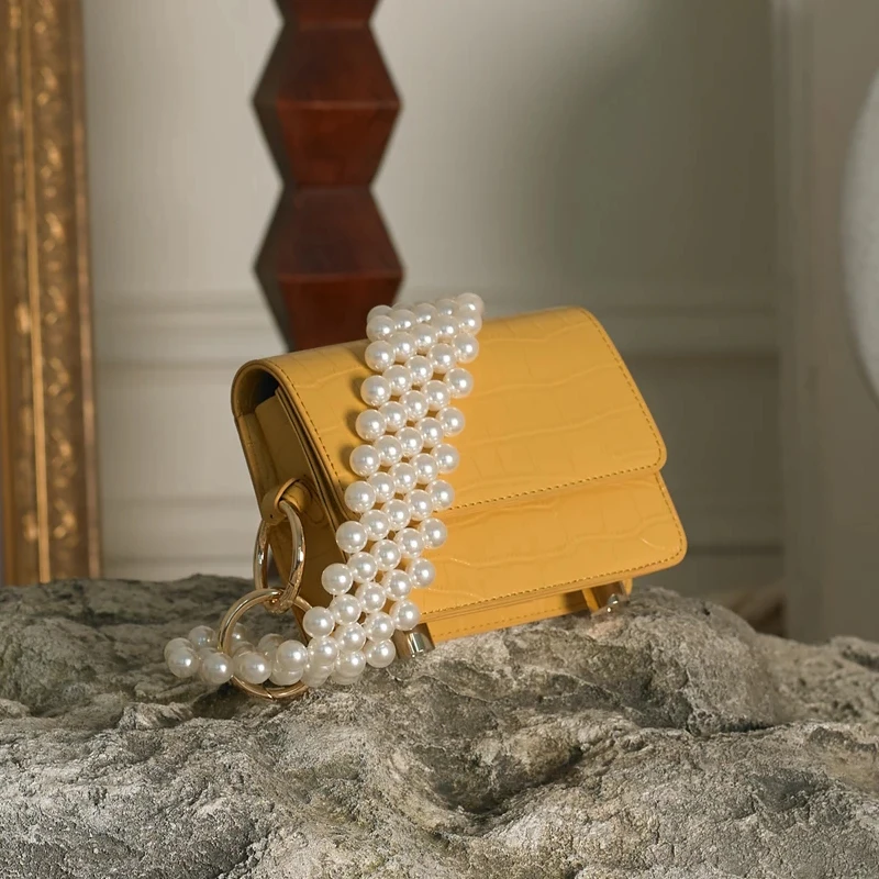 Personalized Women' Bag Square Pearl Shoulder Strap Portable Crocodile Stone Pattern Handbag High Quality Pu Leather Fashion Bag 
Personalized Women' Bag Square Pearl Shoulder Strap Portable Crocodile Stone Pattern Handbag High Quality Pu Leather Fashion Bag