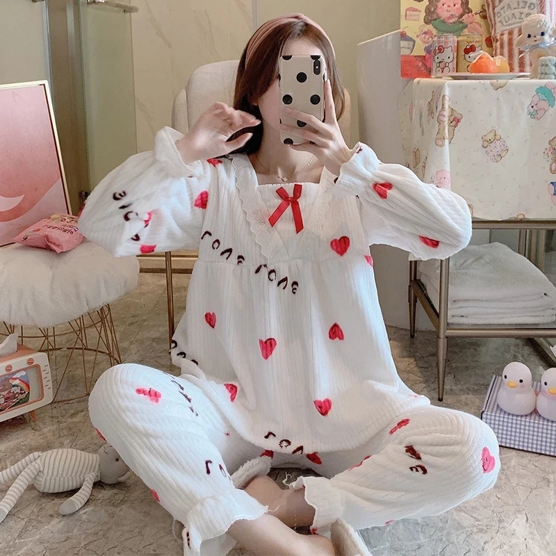 Pajamas Women's Autumn and Winter New Long-Sleeved Coral Velvet Princess Style Cute Thickened Flannel Home Service Pajamas Set
Pajamas Women's Autumn and Winter New Long-Sleeved Coral Velvet Princess Style Cute Thickened Flannel Home Service Pajamas Set