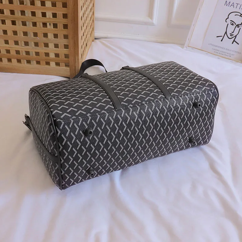 Travel Duffle Women and Men Large pu Leather luxury designer brand Travel Bags and Hand Luggage Weekender duffels Female 2021 
Travel Duffle Women and Men Large pu Leather luxury designer brand Travel Bags and Hand Luggage Weekender duffels Female 2021