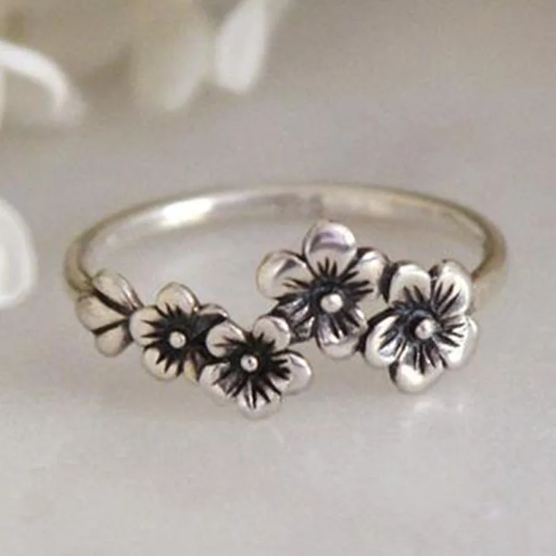 Vintage Silver Color Rose Flower Ring Simple Design Do Old Rings For Women Party Anniversary Retro Jewelry Accessories Gifts
Vintage Silver Color Rose Flower Ring Simple Design Do Old Rings For Women Party Anniversary Retro Jewelry Accessories Gifts