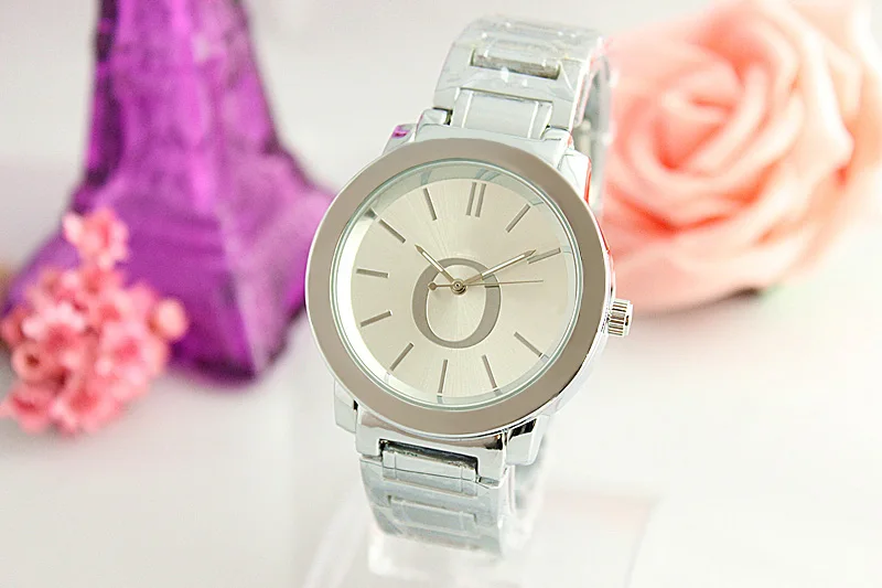 RLLEN Stainless Steel Men Women Couples Quartz Watches Fashion Luxury Jewelry Gift Temperament Charm Retro Generous
RLLEN Stainless Steel Men Women Couples Quartz Watches Fashion Luxury Jewelry Gift Temperament Charm Retro Generous