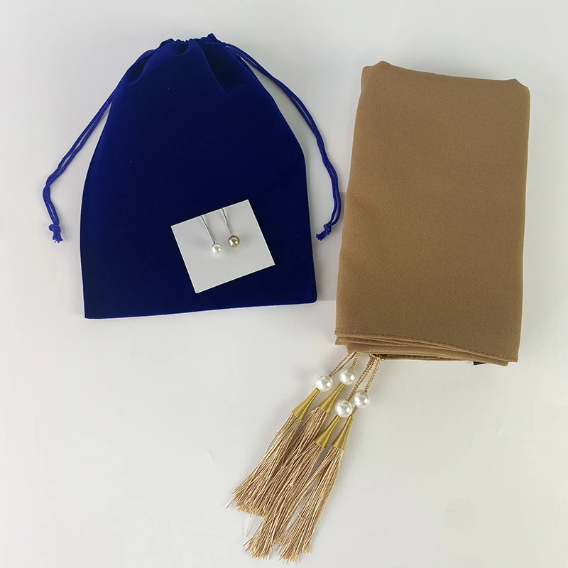 Шифоновый хиджаб премиум-класса на заказ, Бесплатная Сумка, шарф с жемчугом и кисточкой, мусульманский головной платок, шаль, женский платок...
Шифоновый хиджаб премиум-класса на заказ, Бесплатная Сумка, шарф с жемчугом и кисточкой, мусульманский головной платок, шаль, женский платок...