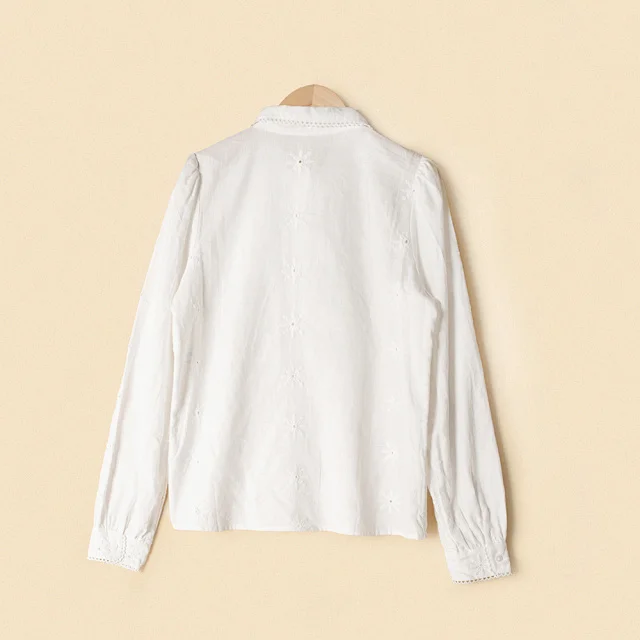 2021 Summer Tops Women Blouse Single-Breasted Hollow Out Embroideried Turn-Down Collar Ladies Long Sleeve Sweet Shirt and Tops
2021 Summer Tops Women Blouse Single-Breasted Hollow Out Embroideried Turn-Down Collar Ladies Long Sleeve Sweet Shirt and Tops
