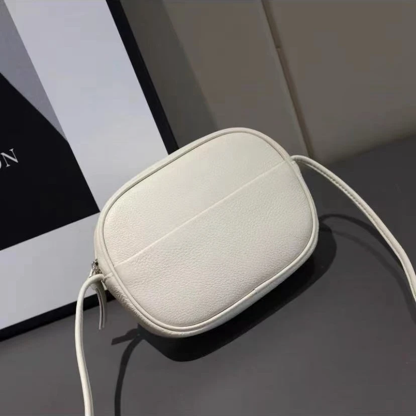 High-quality camera bag, shoulder bag, fashionable leather diagonal small square bag,8225 the same style for men and women
High-quality camera bag, shoulder bag, fashionable leather diagonal small square bag,8225 the same style for men and women