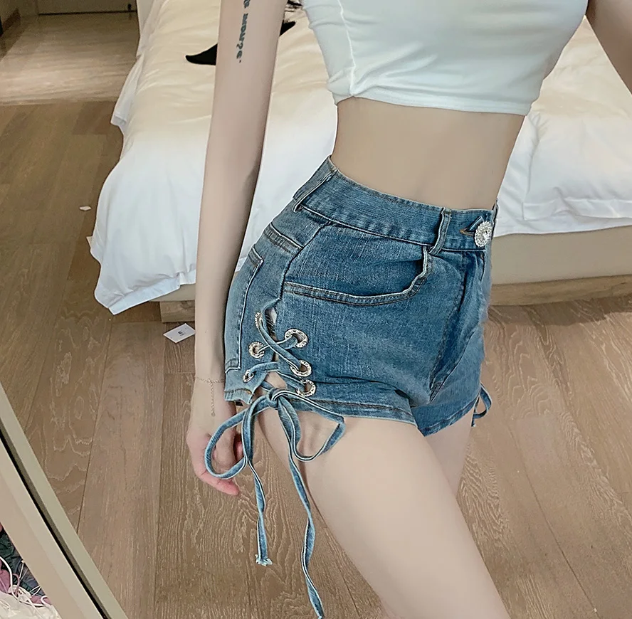 Women's Summer Fashion Hot Denim Shorts Sexy Side Bandage Jeans Short Pants High Waist Wide Leg Cowboy Shorts Clothes Scanties
Women's Summer Fashion Hot Denim Shorts Sexy Side Bandage Jeans Short Pants High Waist Wide Leg Cowboy Shorts Clothes Scanties