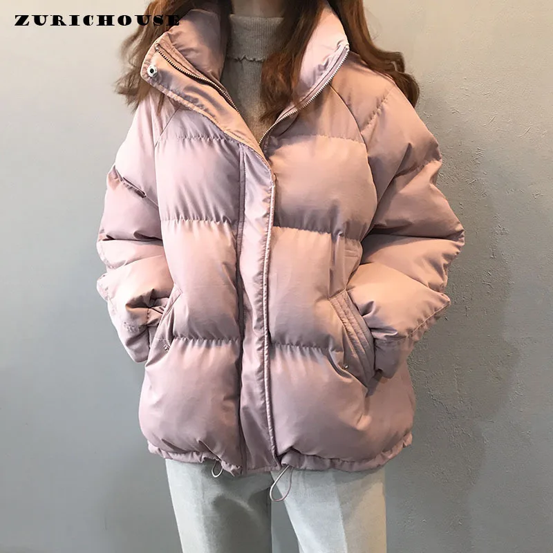 ZURICHOUSE Thick Stand Collar Cotton Padded Winter Coat Women Korean Style Oversized Parkas Female Casual Warm Puffer Jackets
ZURICHOUSE Thick Stand Collar Cotton Padded Winter Coat Women Korean Style Oversized Parkas Female Casual Warm Puffer Jackets