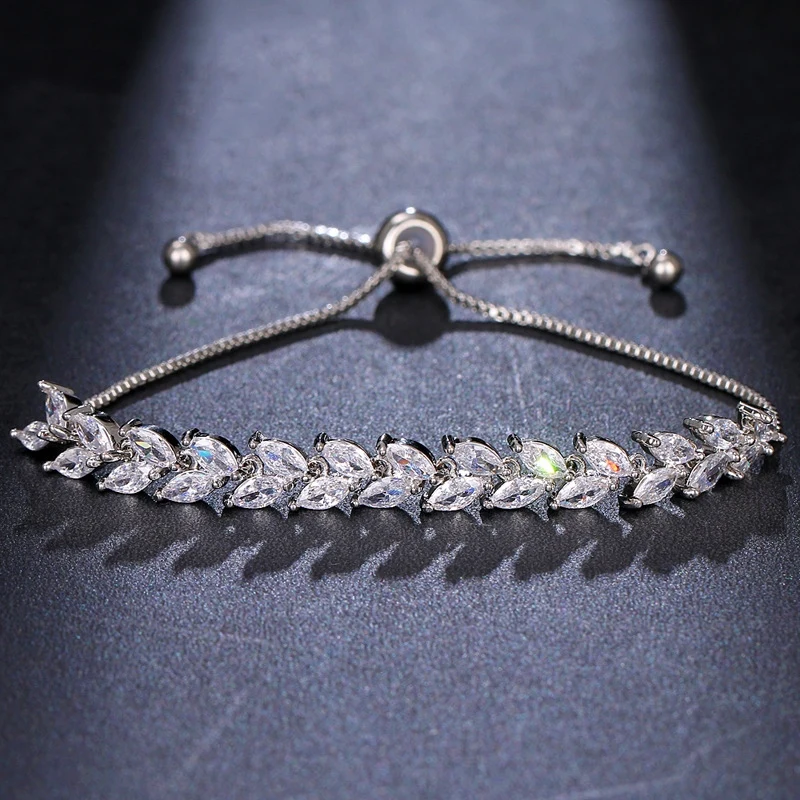Ekopdee Charm Fashion Cubic Zirconia Leaf Bracelet Stone For Women Luxury Zircon Bracelets Female Wedding Jewelry 2021 New Gift
Ekopdee Charm Fashion Cubic Zirconia Leaf Bracelet Stone For Women Luxury Zircon Bracelets Female Wedding Jewelry 2021 New Gift