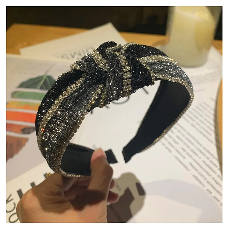 Luxury Designer Headbands For Women Rhinestone New Fashion Solid Wide Side Hairband Girls Autumn Winter Hair Accessories Headwea
Luxury Designer Headbands For Women Rhinestone New Fashion Solid Wide Side Hairband Girls Autumn Winter Hair Accessories Headwea