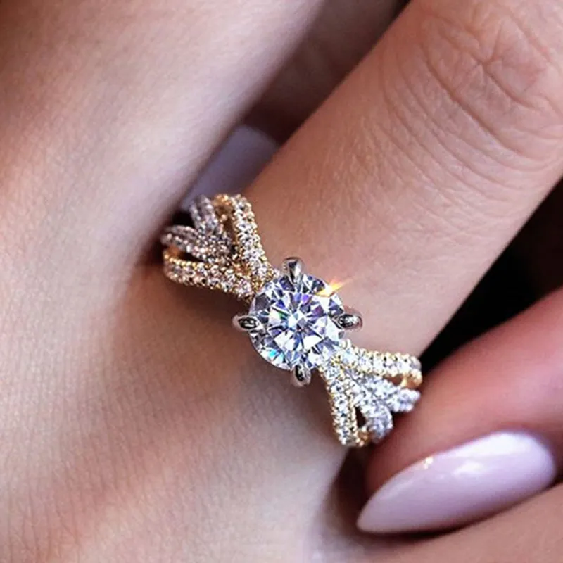 Wedding Anniversary Bands Two-Tone Design AAA Fashion New Year Party Rings for Women Suitable for Couples
Wedding Anniversary Bands Two-Tone Design AAA Fashion New Year Party Rings for Women Suitable for Couples