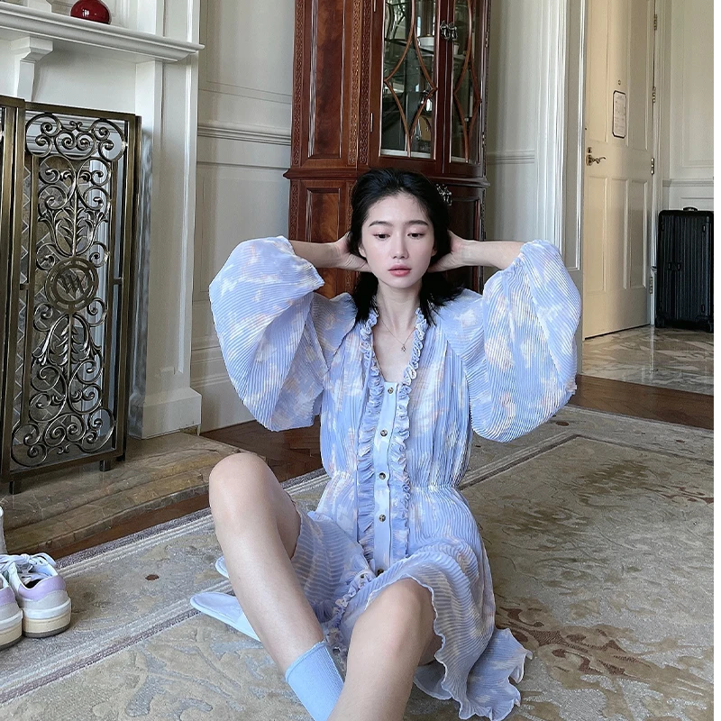 VICONE Vintage Floral Dress 
VICONE Vintage Floral Dress