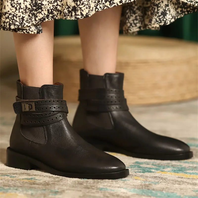 FEDONAS Metal Buckle Motorcycle Boots For Women 2021 Fall Winter Shoes For Women Genuine Leather Low Heels Ankle Boots Leather 
FEDONAS Metal Buckle Motorcycle Boots For Women 2021 Fall Winter Shoes For Women Genuine Leather Low Heels Ankle Boots Leather