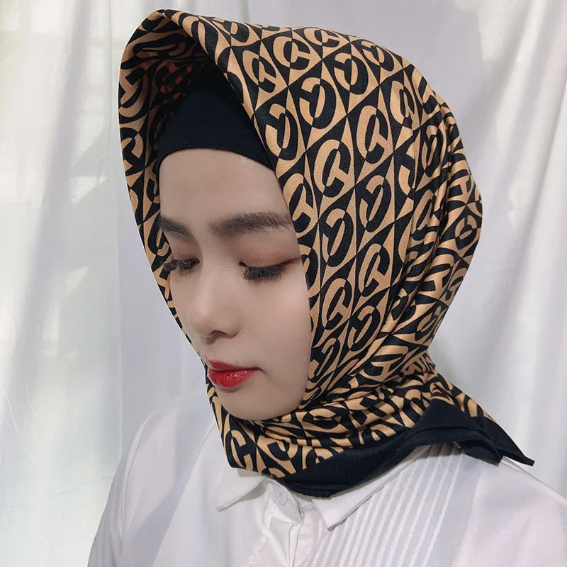 Letter C printing scarves Silk Scarf Women Print Square Scarves Office Ladies Shawl Bandanna 90*90cm Muslim Hijab Handkerchief
Letter C printing scarves Silk Scarf Women Print Square Scarves Office Ladies Shawl Bandanna 90*90cm Muslim Hijab Handkerchief