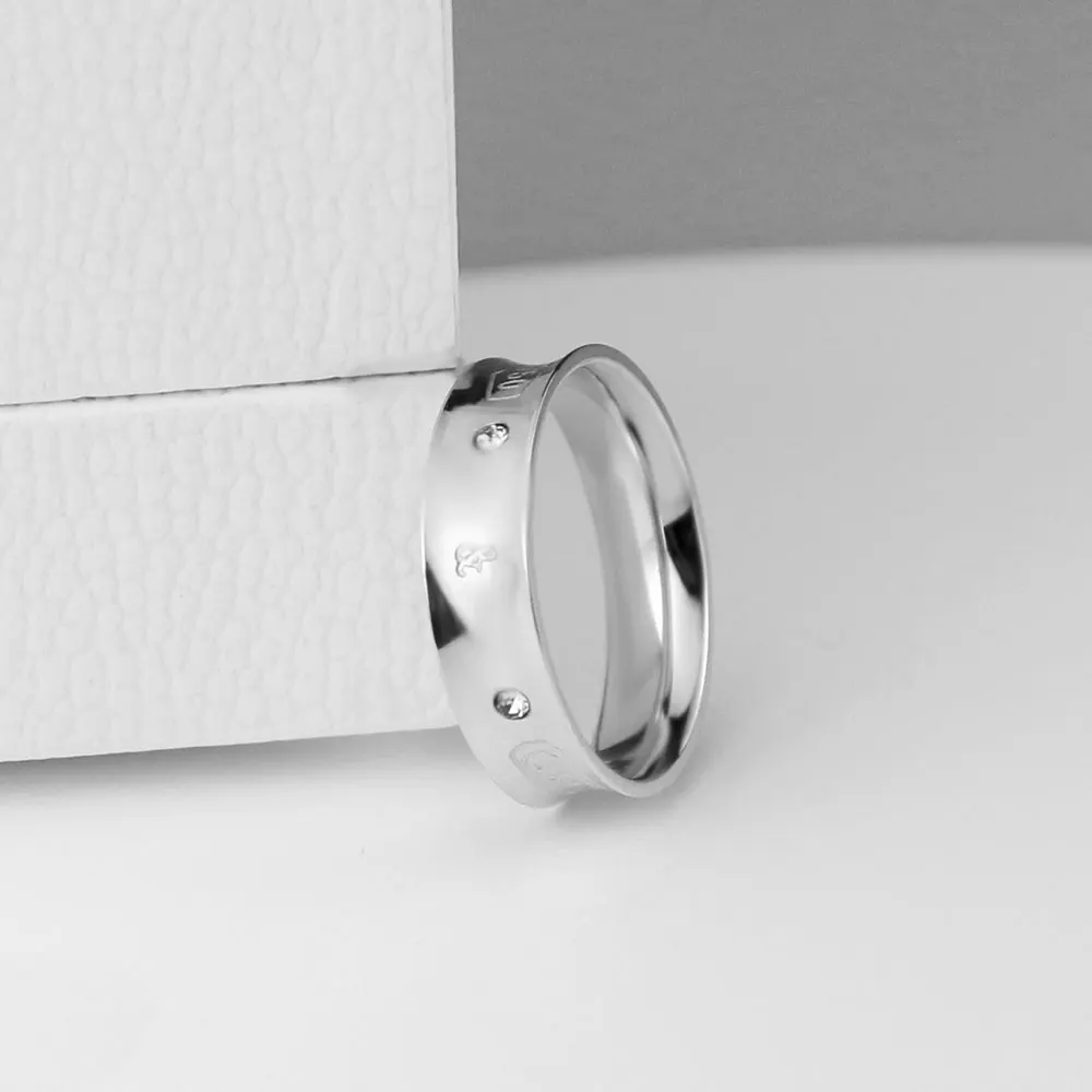KT Luxury LOGO Rings 1:1 High Quality Classic Two Shining Groove Rings TIF Couple Jewelry
KT Luxury LOGO Rings 1:1 High Quality Classic Two Shining Groove Rings TIF Couple Jewelry