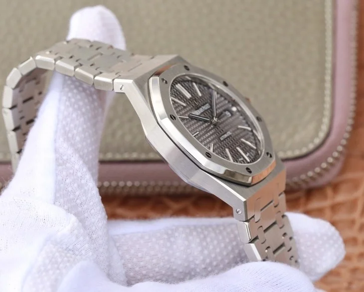 Men's Watch Automatic Mechanical Watch For Men 15400 41mm Diameter Grey Dial Stainless Steel Strap 1:1 AAA Replica Watch
Men's Watch Automatic Mechanical Watch For Men 15400 41mm Diameter Grey Dial Stainless Steel Strap 1:1 AAA Replica Watch