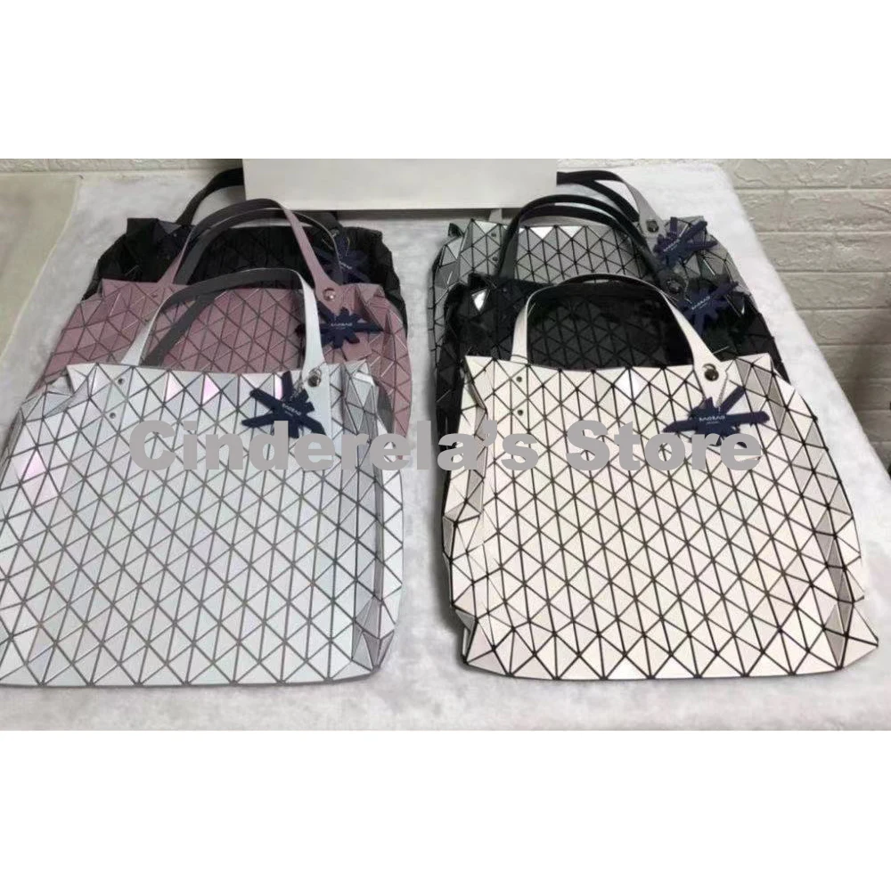 2021Issey Japan Miyake Glossy Ladies Fashion Shoulder Bag High End Hand Bag Big capacity Tote Messenger Bag Grid Crossbody Bag
2021Issey Japan Miyake Glossy Ladies Fashion Shoulder Bag High End Hand Bag Big capacity Tote Messenger Bag Grid Crossbody Bag