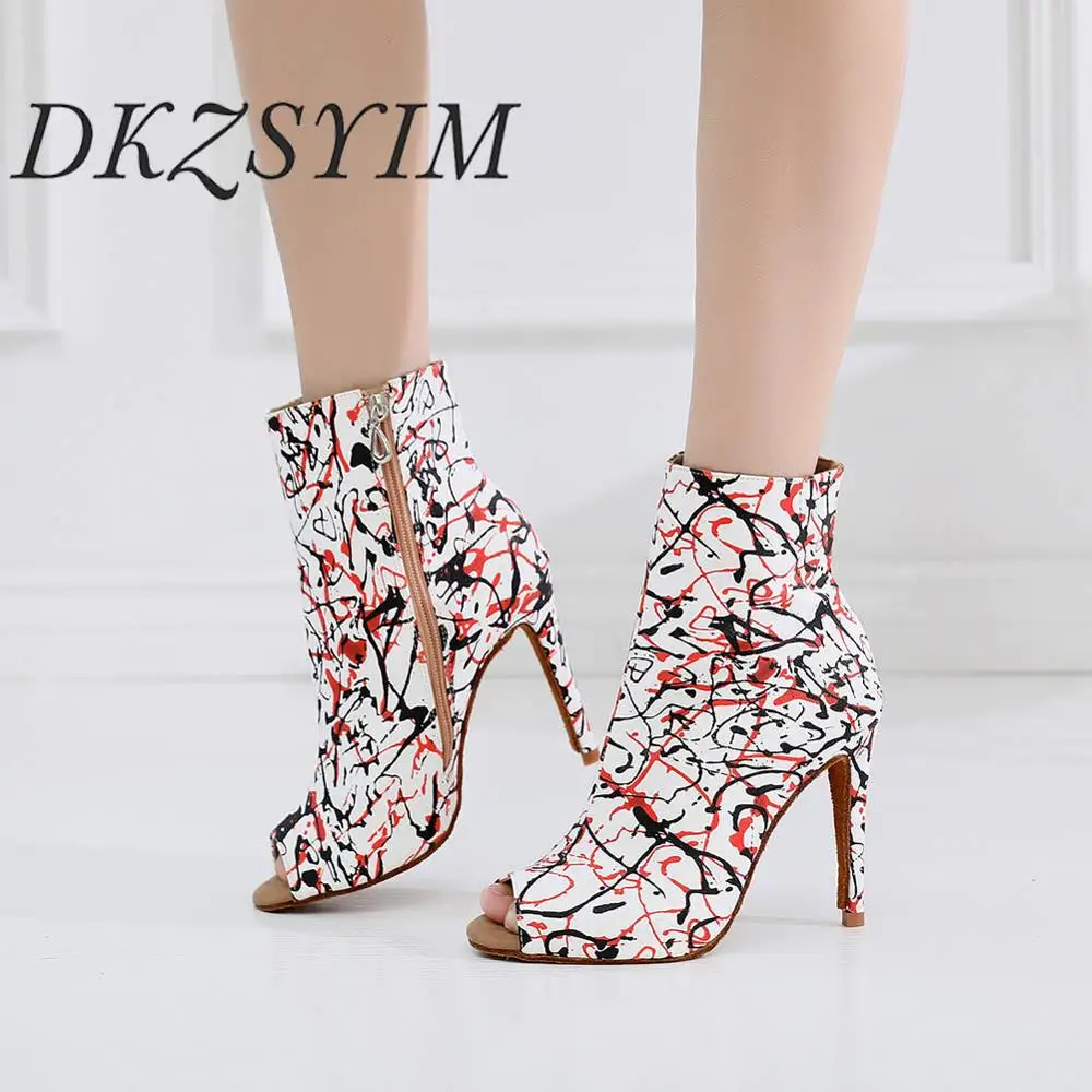 Женские танцевальные ботинки DKZSYIM для латиноамериканских танцев с молнией сзади, открытая обувь с принтом красных и белых линий, обувь для т... 
Женские танцевальные ботинки DKZSYIM для латиноамериканских танцев с молнией сзади, открытая обувь с принтом красных и белых линий, обувь для т...