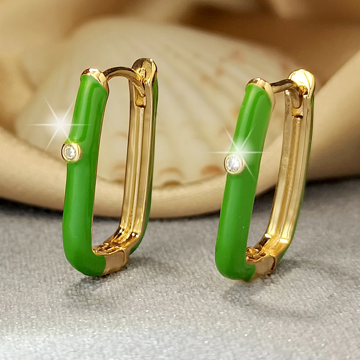 2021 New Hot Sale Zircon Hoops Earrings For Women Multi-colored Rectangle Earrings Minimalist Female Jewelry Gift To Friend Sets
2021 New Hot Sale Zircon Hoops Earrings For Women Multi-colored Rectangle Earrings Minimalist Female Jewelry Gift To Friend Sets
