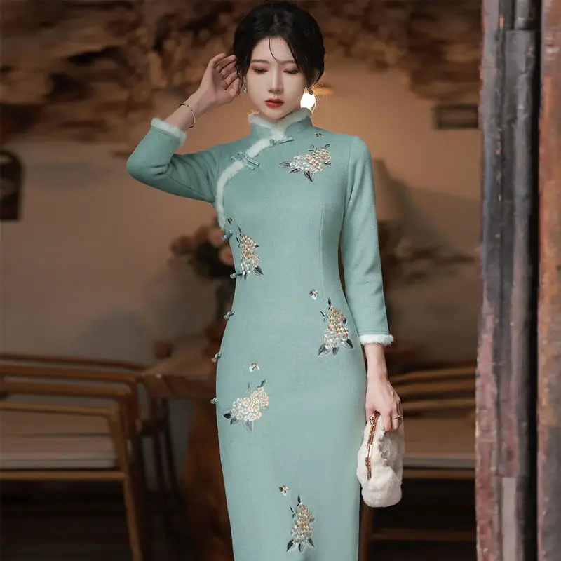 Qipao женское осенне-зимнее китайское платье с длинным рукавом, высококачественное платье с вышивкой традиционный костюм ханфу, чонсам, Восто...
Qipao женское осенне-зимнее китайское платье с длинным рукавом, высококачественное платье с вышивкой традиционный костюм ханфу, чонсам, Восто...