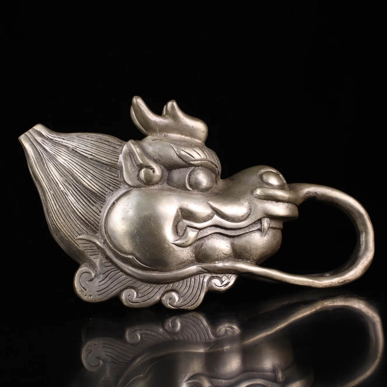 

7"Tibet Temple Collection Old Bronze Gilt silver Dragon head statue kettle teapot Office Ornaments Town House Exorcism