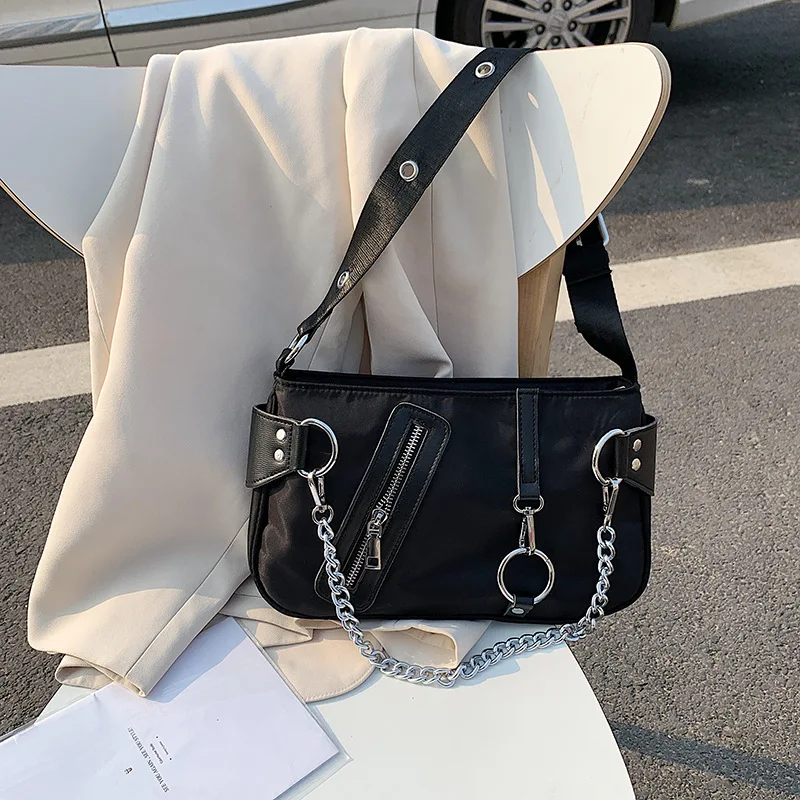 Rivet Women Shoulder Bag Causal Luxury ladies Hand bags Designer With Mini Pocket chain Female Messenger Bag handbag black
Rivet Women Shoulder Bag Causal Luxury ladies Hand bags Designer With Mini Pocket chain Female Messenger Bag handbag black