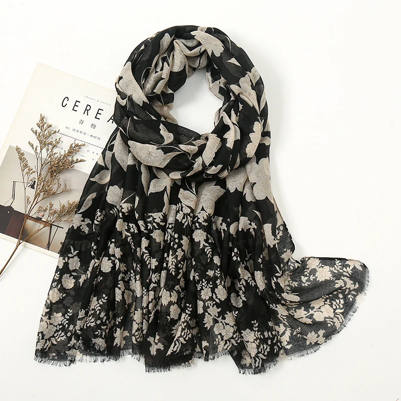 2021 Winter Women Tassel Black Print Floral Scarf Viscose Muslim Turban Scarves Fashion High Quality Hijab Support Wholesale
2021 Winter Women Tassel Black Print Floral Scarf Viscose Muslim Turban Scarves Fashion High Quality Hijab Support Wholesale
