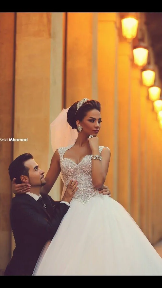 2018 Glamorous Juliet Neckline High Collar Beaded Pearls Cap Sleeve Sheer Back bridal gown mother of the bride dresses
2018 Glamorous Juliet Neckline High Collar Beaded Pearls Cap Sleeve Sheer Back bridal gown mother of the bride dresses