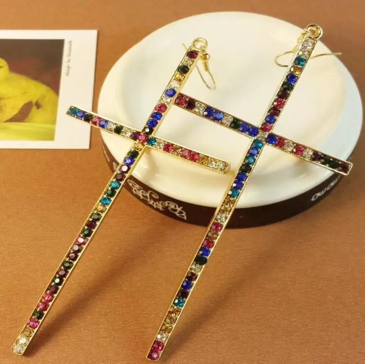 Oorbellen Vrouwen Cross Overdrijving Overdreven Klassieke Moderne Metalen Christian Chain Drop Dangle Oorbellen Vintage Verkl
Oorbellen Vrouwen Cross Overdrijving Overdreven Klassieke Moderne Metalen Christian Chain Drop Dangle Oorbellen Vintage Verkl