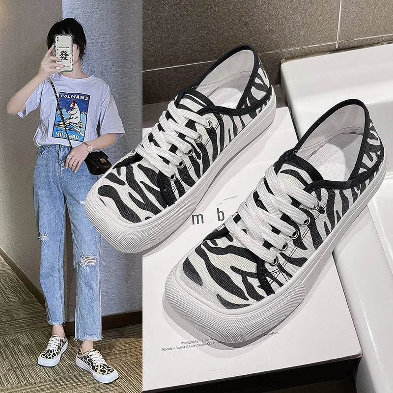 2021 Women's Canvas Shoes Autumn Winter Student Canvas Running Sneakers Square Casual Shoes Men Women Black Sneakers Footware
2021 Women's Canvas Shoes Autumn Winter Student Canvas Running Sneakers Square Casual Shoes Men Women Black Sneakers Footware