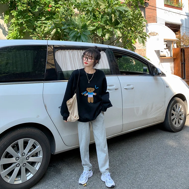Autumn Winter Korean Style 2021 New Loose Outwear Plus Size Long-sleeved Bear Sweatshirt Women Kawaii Clothing Couple Clothes
Autumn Winter Korean Style 2021 New Loose Outwear Plus Size Long-sleeved Bear Sweatshirt Women Kawaii Clothing Couple Clothes