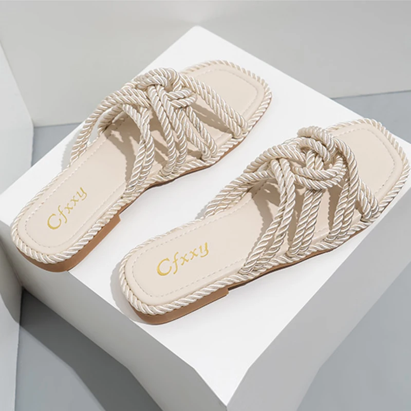 Solid Color Square Toe Hollow Flat Heel Woman Shoes Women Slippers Personality Hemp Rope Upper Design Flat Sandals Women Casual
Solid Color Square Toe Hollow Flat Heel Woman Shoes Women Slippers Personality Hemp Rope Upper Design Flat Sandals Women Casual