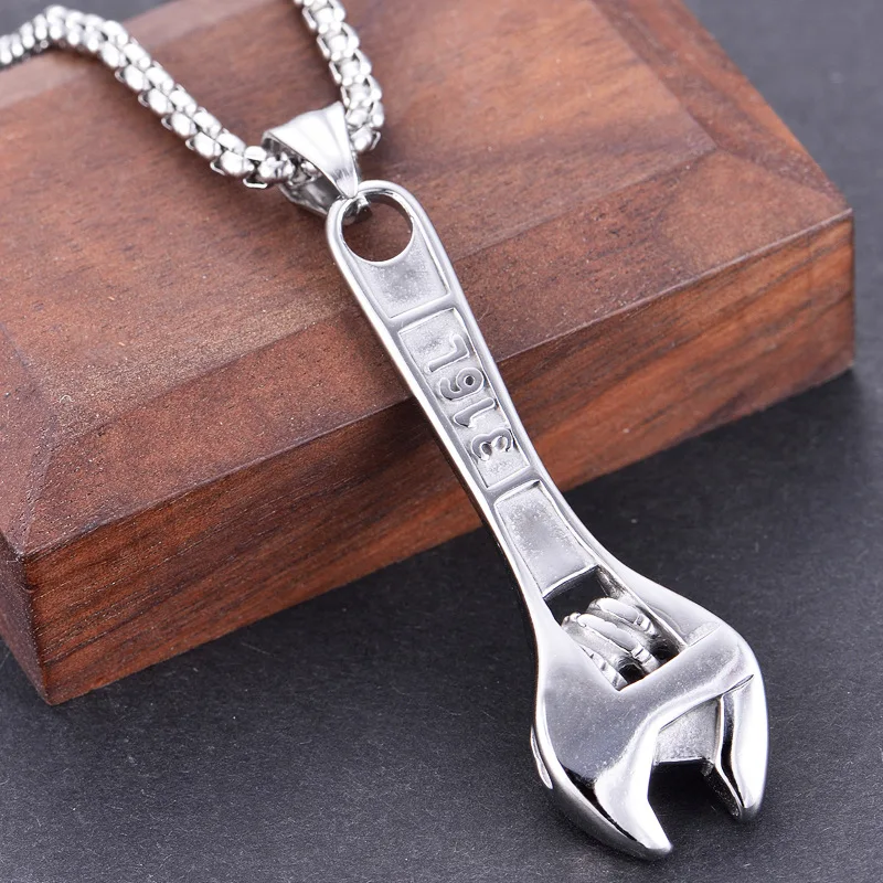 Hip hop rap hip-hop dance accessories men's fashion brand personality wrench Pendant Necklace
Hip hop rap hip-hop dance accessories men's fashion brand personality wrench Pendant Necklace