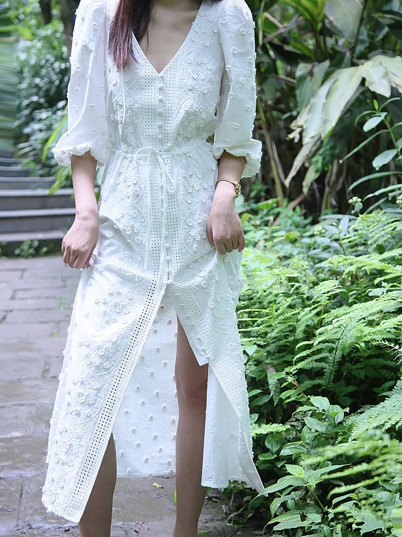 Floral Embroidered Women V-Neck Midi Dress 2021 Summer Lady Single-Breasted Puff Sleeve Waist Lace-Up Mid-Calf Dresses Robe
Floral Embroidered Women V-Neck Midi Dress 2021 Summer Lady Single-Breasted Puff Sleeve Waist Lace-Up Mid-Calf Dresses Robe